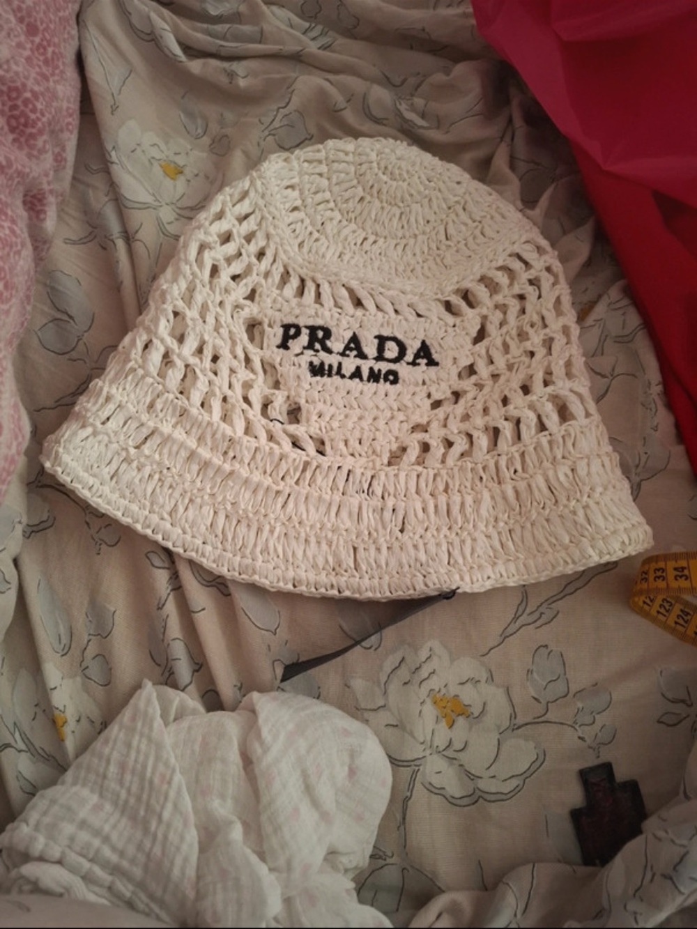 PRADA White RAFIA Bucket Hat - NWT - - Picture 7 of 7